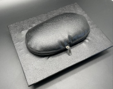 Заглушка MASS STOL с фиксатором для кушетки (черная)