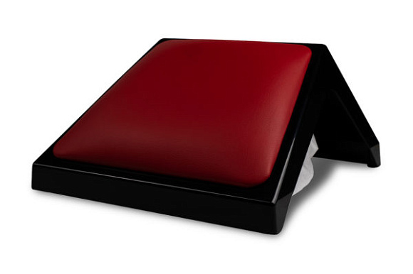 Пылесос настольный MAX Ultimate 7 (черный с красной подушкой) 76 ватт
